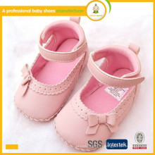 Lovely haute qualité en gros souple semelle chaussures en cuir bébé chaussures de fille